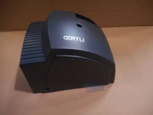 Schwarze technische Haube von Oertli, möglicherweise zur Verwendung mit Heizsystemen der Marke Remeha, auf einem neutralen Hintergrund.
